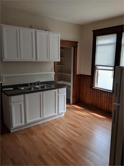 Primary Photo - 586 Reaney Ave E