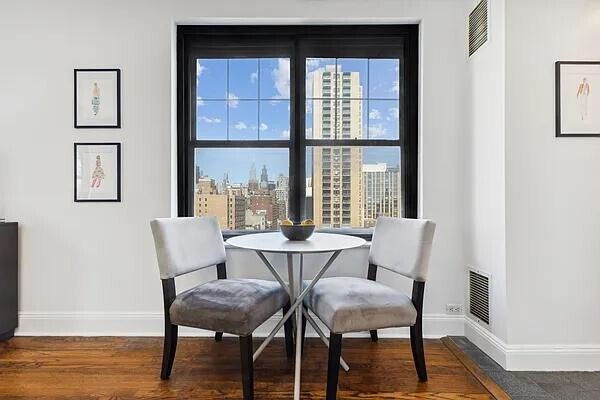 Foto del edificio - 200 E 16th St