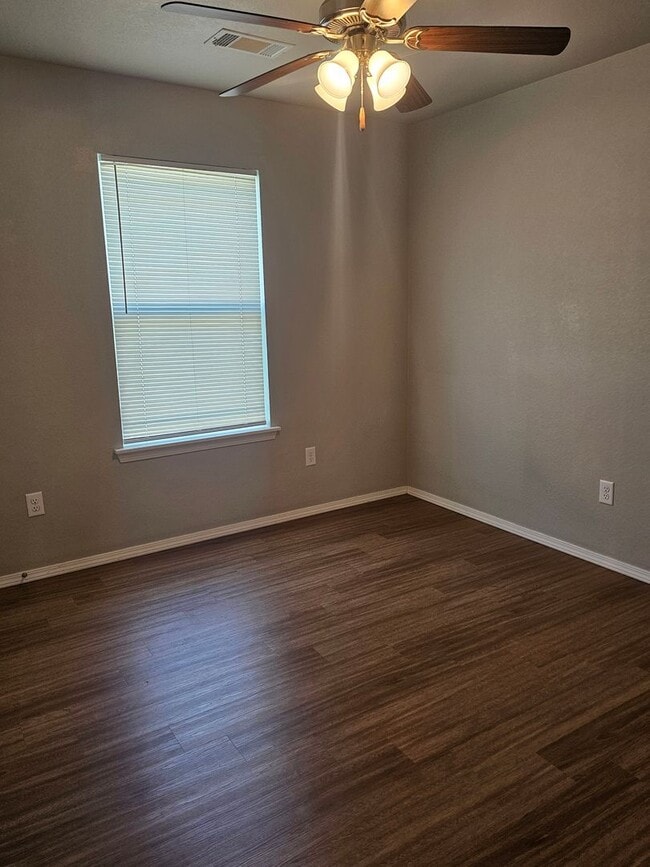 Building Photo - 2107b Ingalls Ln