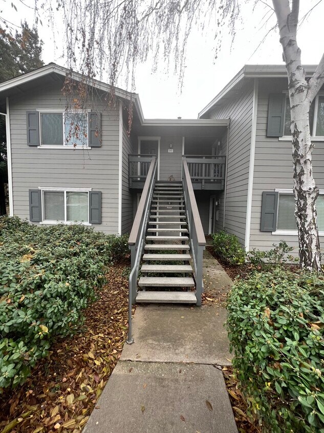 2 bedroom 2 bathroom condo available in Gl... Condo for Rent in