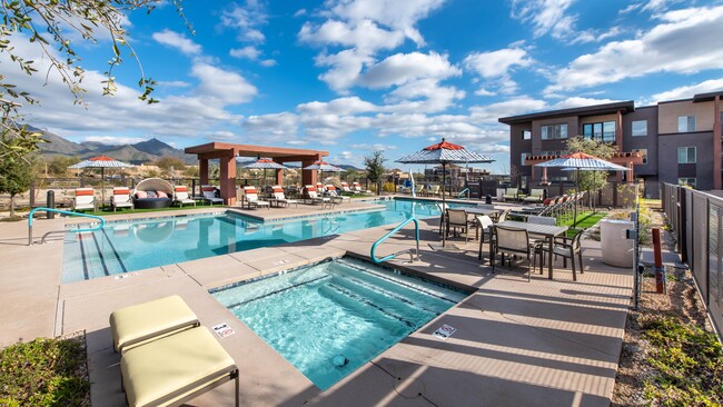 Foto del edificio - Revel McDowell Mountain