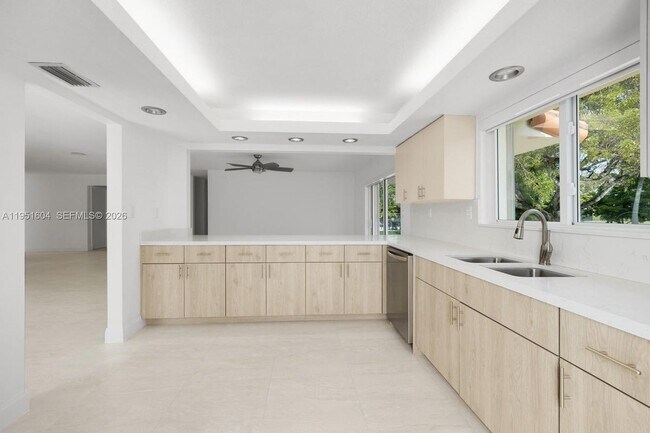 Foto del edificio - 2045 SW 125th Ct