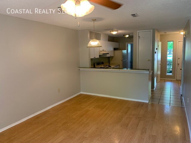 Foto del edificio - 11 Poulton Dr NW