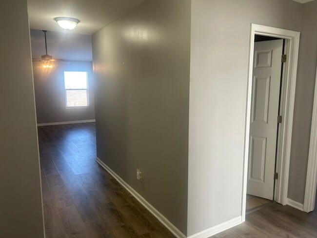 Building Photo - Beautiful 5 Bedroom Home!