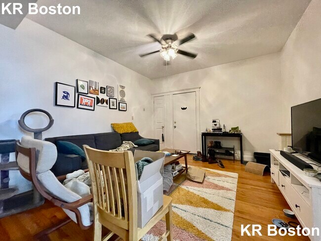 Foto del edificio - 16 Cummings Rd