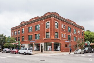 Building Photo - 1443 E 53rd St