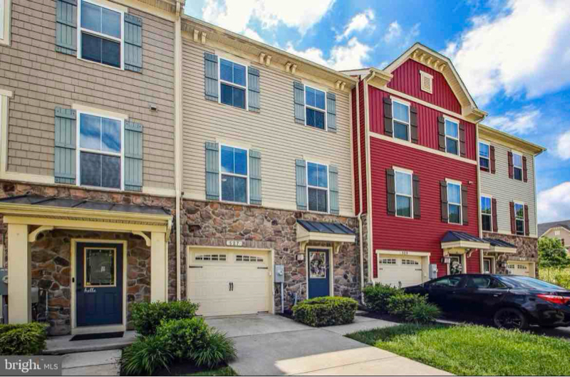Foto principal - 527 Fox River Hills Way