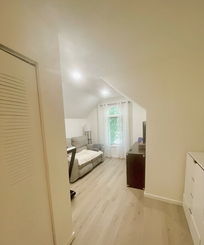 Building Photo - 40 Triumph Ct