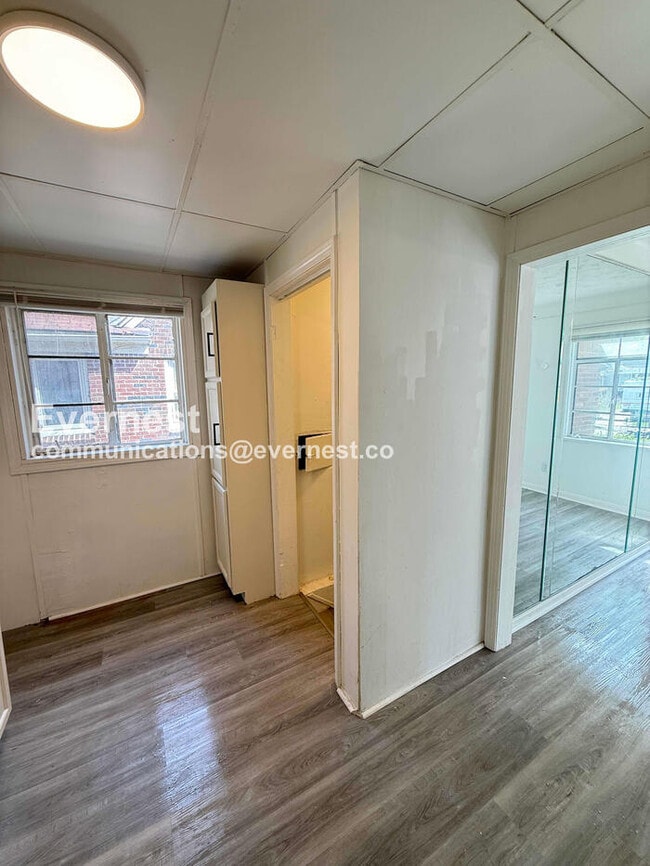 Foto del edificio - 20527 Rosemont Ave
