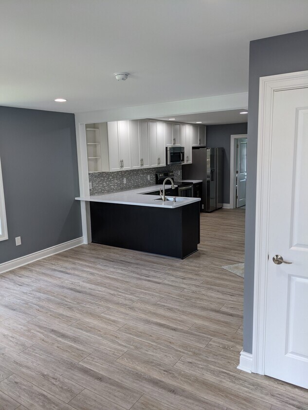 Foto principal - 307 Fairview Ave