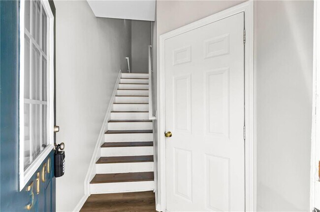 Foto del edificio - 3160 Mill Springs Cir NE