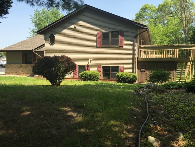 Foto del edificio - 701 Mink Ranch Rd