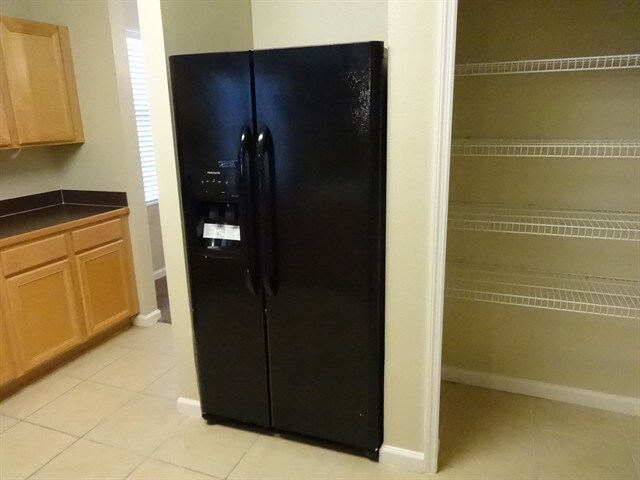 Foto del edificio - 560 Loxley Ct