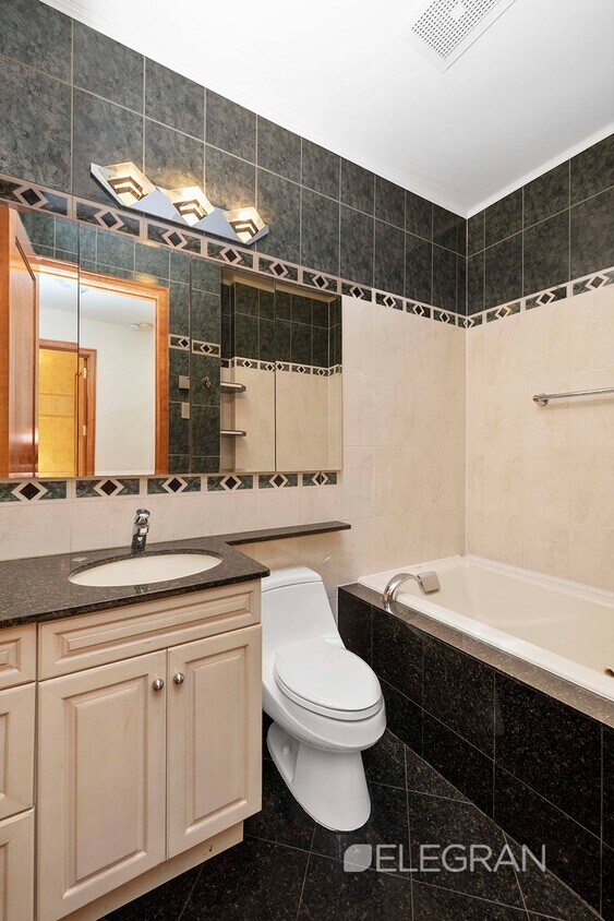 Foto principal - 51 E 67th St