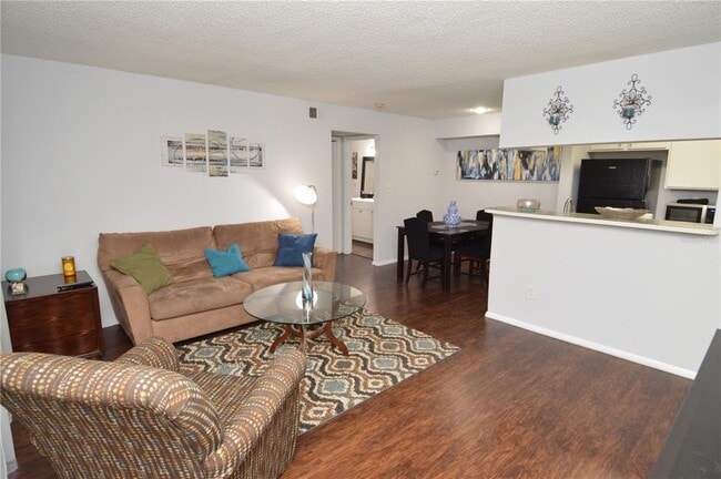 Foto del edificio - 8718 Mallard Reserve Dr