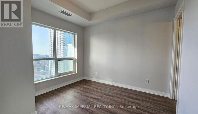 Building Photo - 181 Village Green Square