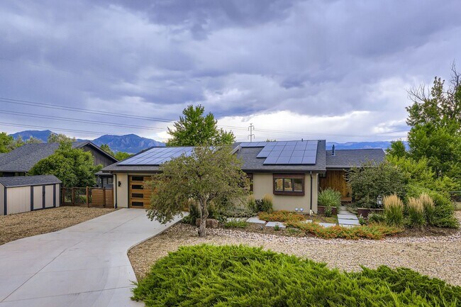 Foto del edificio - Private Retreat 4 BDR Near Baseline Reservoir