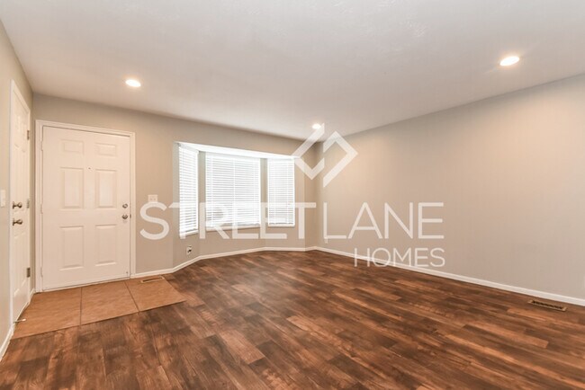 Building Photo - Charming 5 Bedroom in West Jordan!