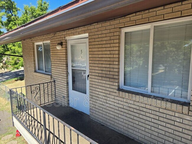 Foto del edificio - 3070 Eccles Ave