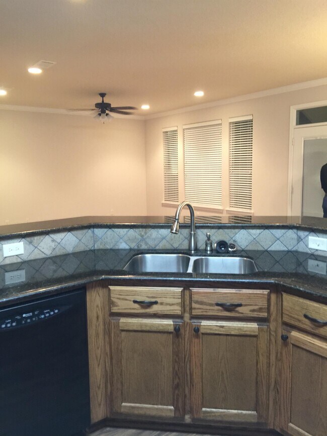 Building Photo - 4248 Rocky Rhodes Dr