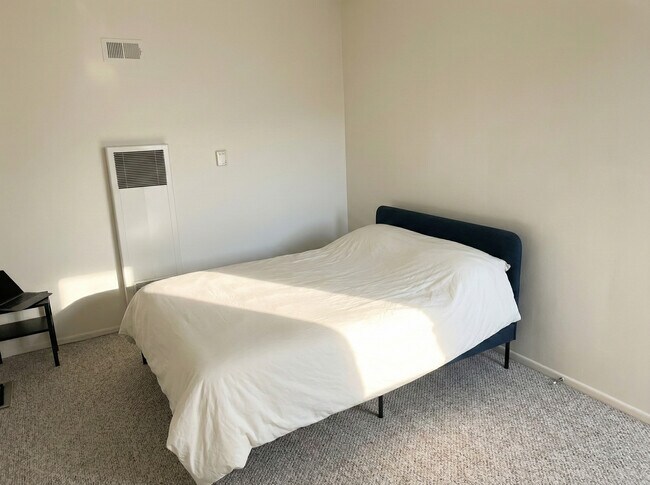 Foto del edificio - 945 Gayley, Inc