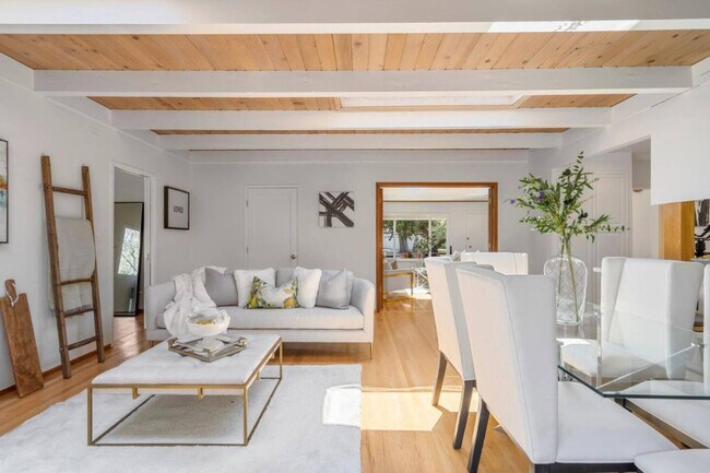 Foto del edificio - 1683 Toledo Ct