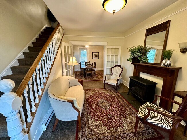 Foto del edificio - Fully Furnished/All Inclusive Home is Ready for YOU!