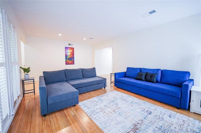 Building Photo - 2022 McClendon St