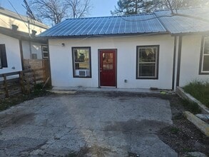 Building Photo - 816 Mora St