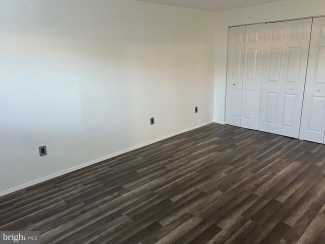 Building Photo - 12405 Hickory Tree Way