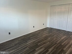 Building Photo - 12405 Hickory Tree Way