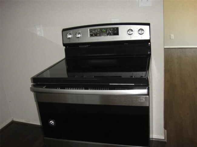 Foto del edificio - 3811 Cornell St