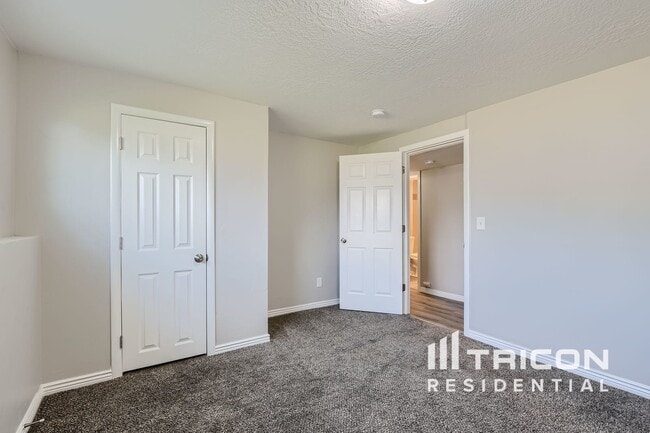 Building Photo - 667 W 2200 N