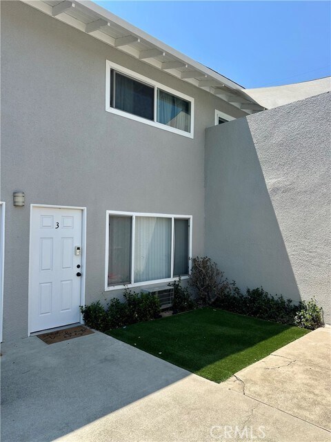 Foto del edificio - 2661 Andover Ave