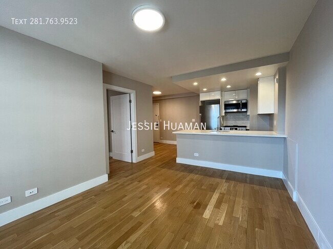 Foto del edificio - 80 N Moore St