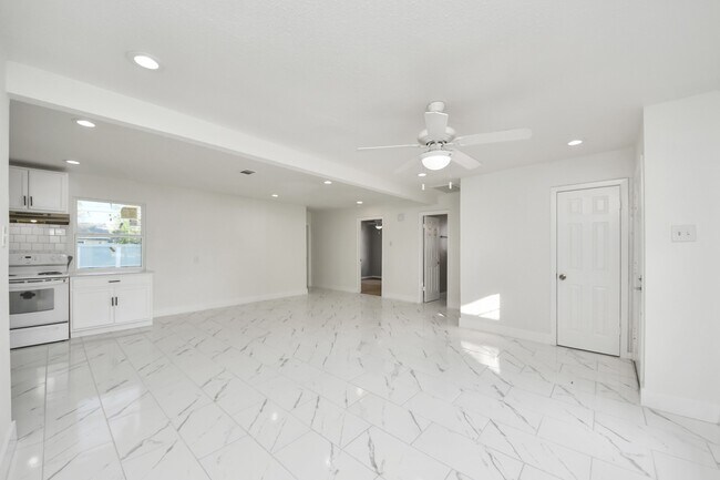 Building Photo - 2926 Knotty Oaks Trail