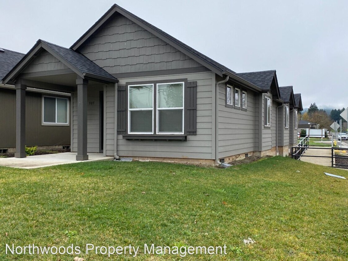 Primary Photo - 3 br, 2 bath House - 905 Pacific Hwy 99 South