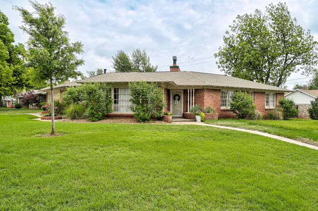 Building Photo - 9800 Ashley Pl