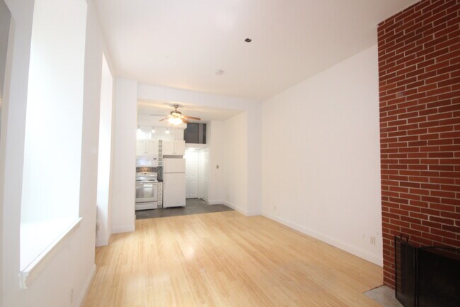 Building Photo - 222 Grand St