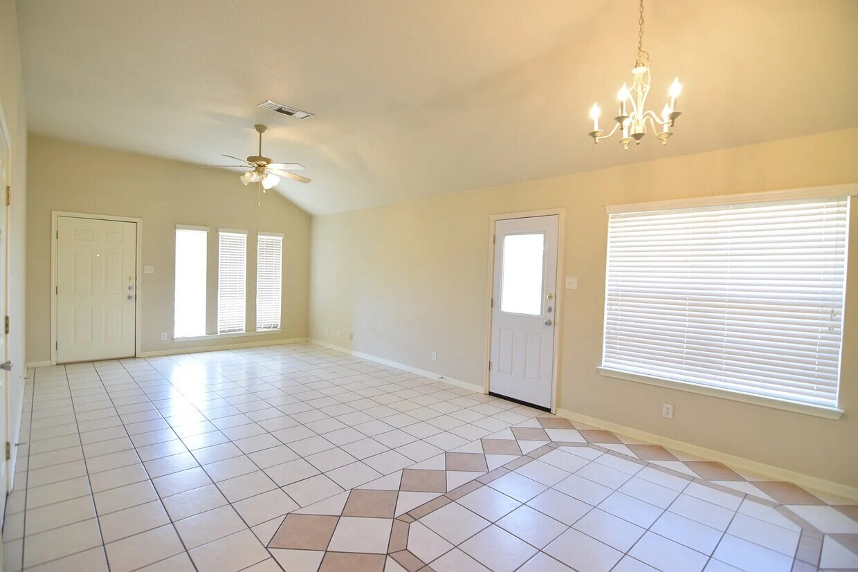 Foto principal - 4500 John David Dr