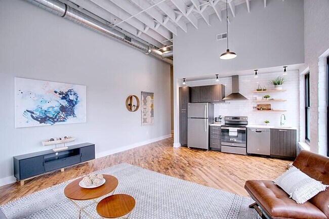 Foto del edificio - Stylish Apartment Available at Farnam Hill...