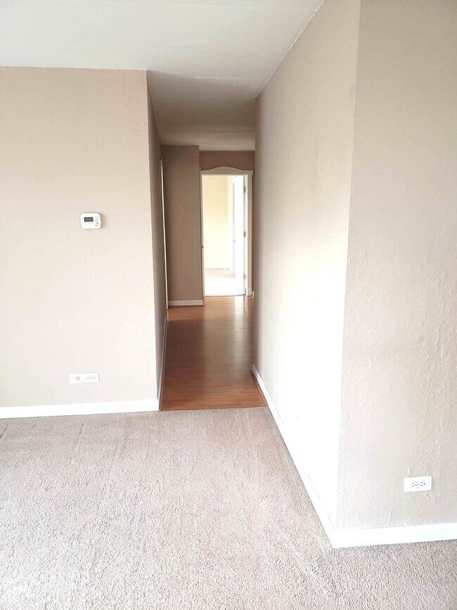 1 One Renaissance Pl Unit 200, Palatine, IL 60067 Condo for Rent in Palatine, IL