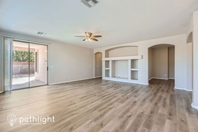 Foto del edificio - 10861 W Locust Ln