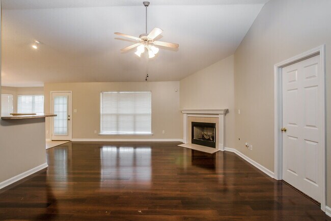 Foto del edificio - 5509 Milton Ridge Dr
