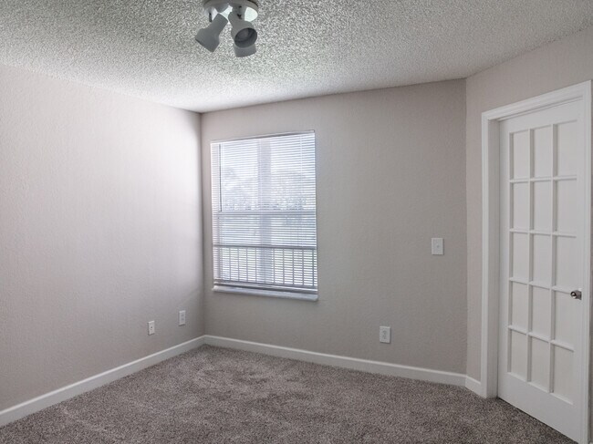 Building Photo - Tivoli Park