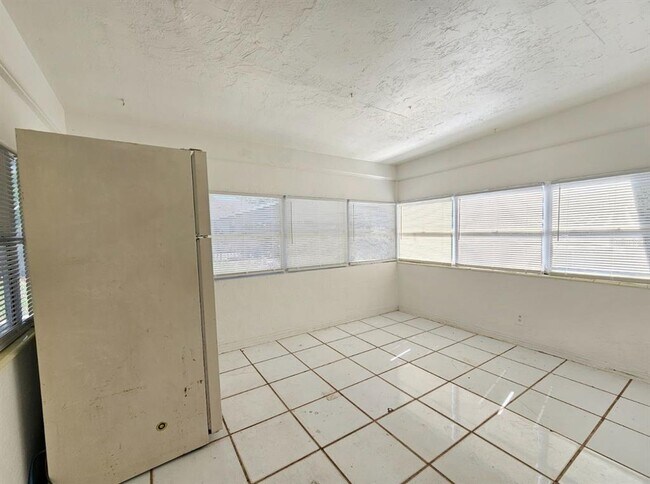 Building Photo - 5860 70th Ave N