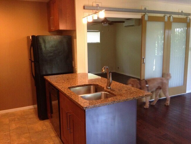 Building Photo - 1511 Shoal Creek Blvd