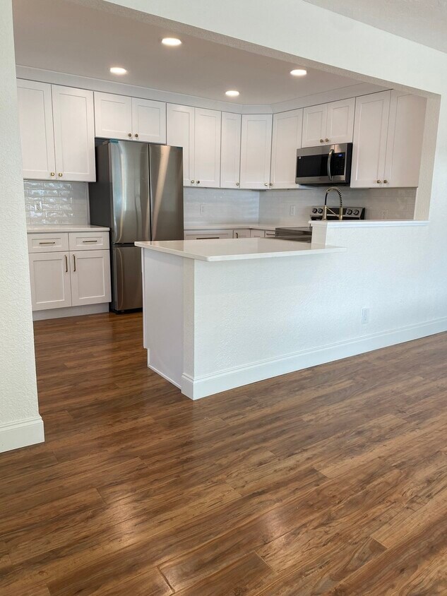 Foto principal - 129 36th Ave NE