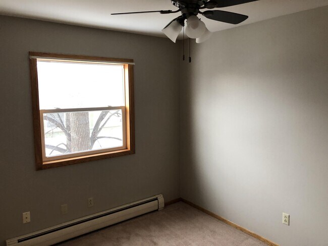 Building Photo - 1023 S Jay St