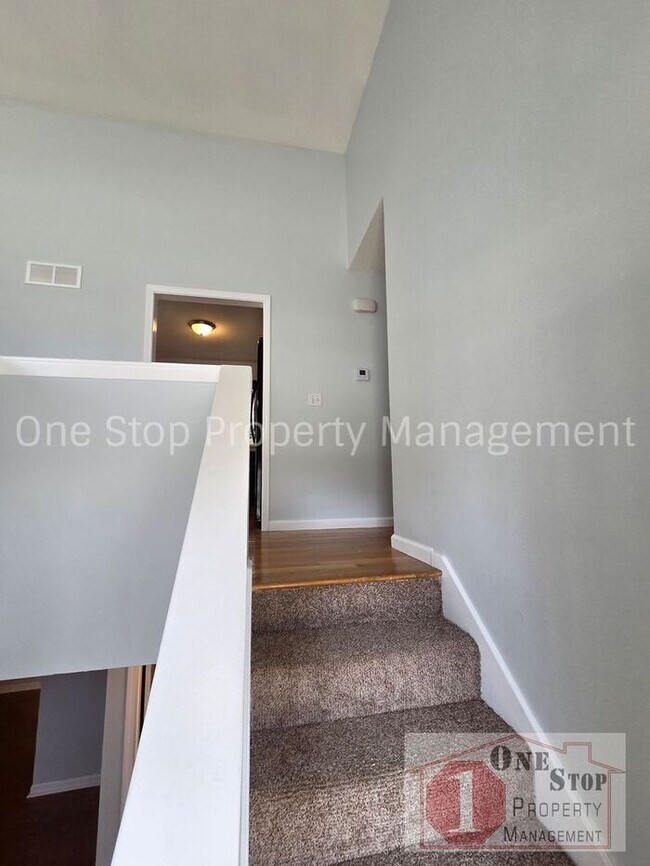 Foto del edificio - 3 bedroom 2.5 bathroom home in Parkville, MO!